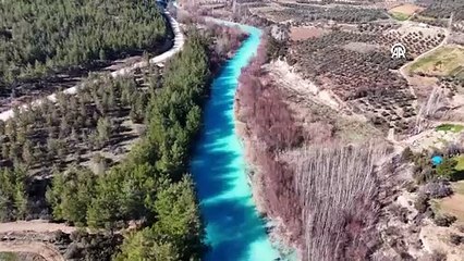 Göksu Nehri turkuaz rengiyle  doğaya neşe katıyor