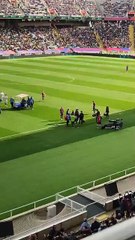 Gavi pide seguir en el Barça-Alavés y Montjuïc corea su nombre