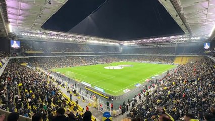 Fenerbahçe tribünlerinden teğmenlere 'Mustafa Kemal'in askerleriyiz' desteği