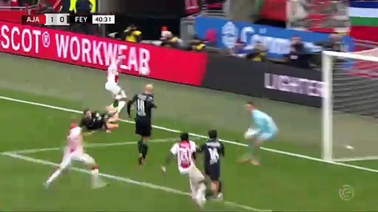 Ajax win De Klassieker with dramatic 94th-minute winner