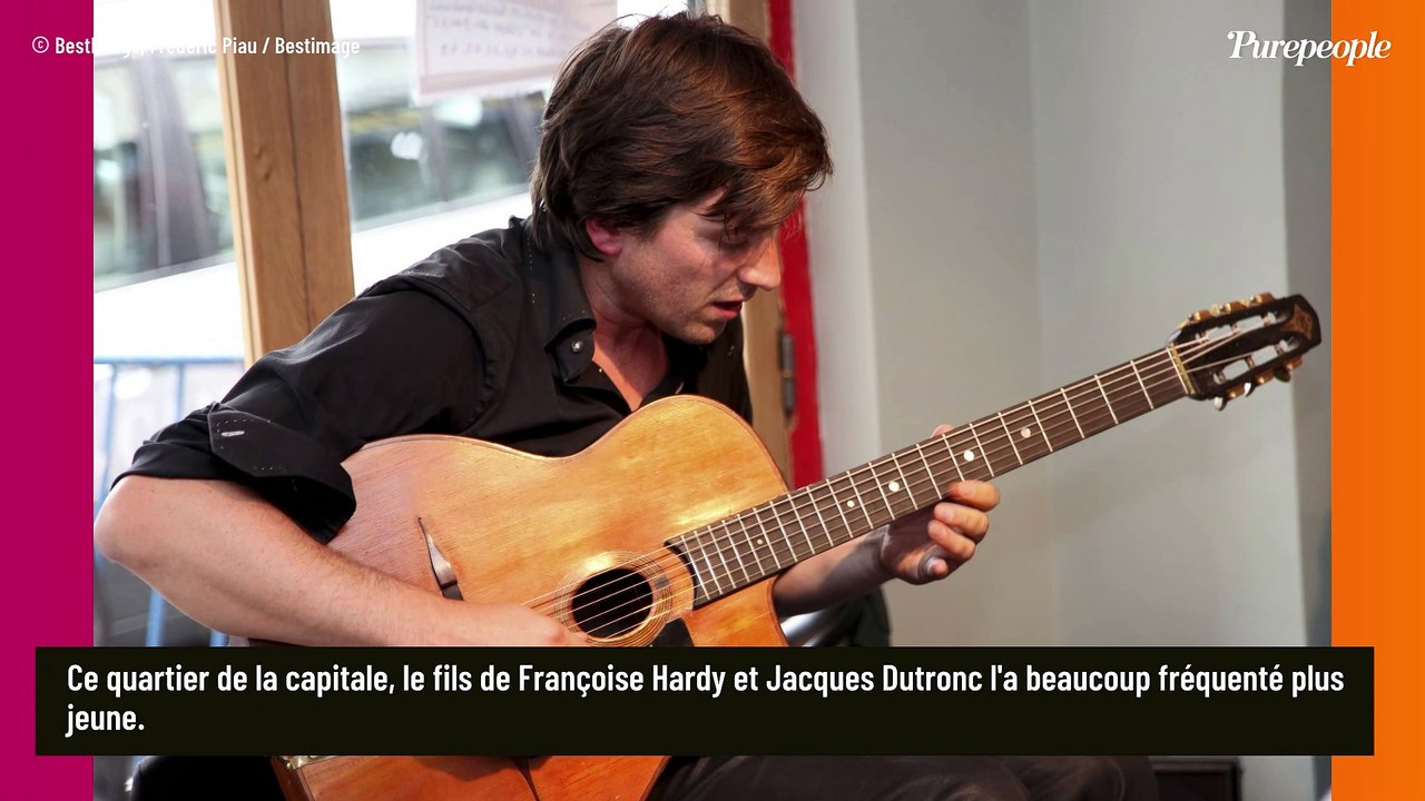 Thomas Dutronc a vécu jusqu’à ses 25 ans dans la maison familiale à Paris, il avait 2 étages pour lui tout seul !