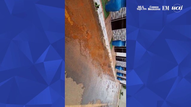 Moradores sofrem com vazamentos em condomínio de Vicente Pires