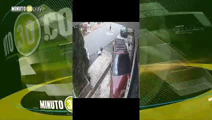 Un hombre resultó herido mientras arreglaba el antejardín de su vivienda; un carro lo atropelló en Campo Valdés