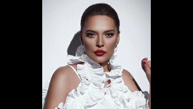 Demet Akalın - Evli Mutlu Çocuklu