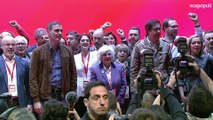 Pedro Sánchez y Óscar López cierran el Congreso cantando La Internacional