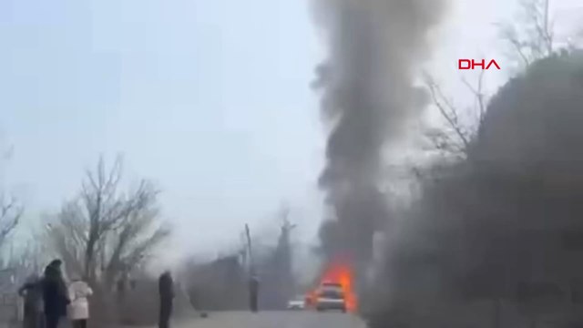 Hareket halinde alev alan otomobil kullanılamaz hale geldi