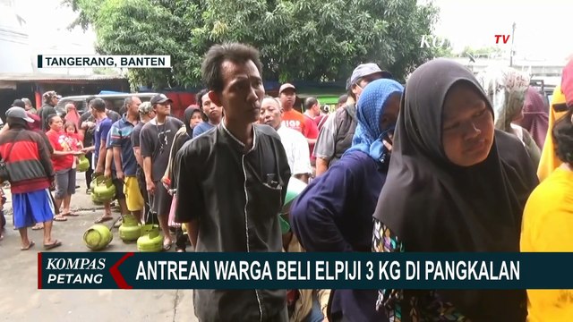 Ricuh! Warga Antre Beli Gas Elpiji 3 KG di Pangkalan Usai Aturan Baru Diberlakukan