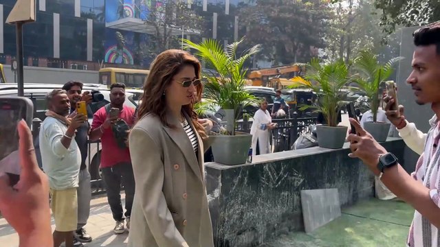 Tamannaah Bhatia Stuns in a Classy Look, Poses for Pics with Fans!