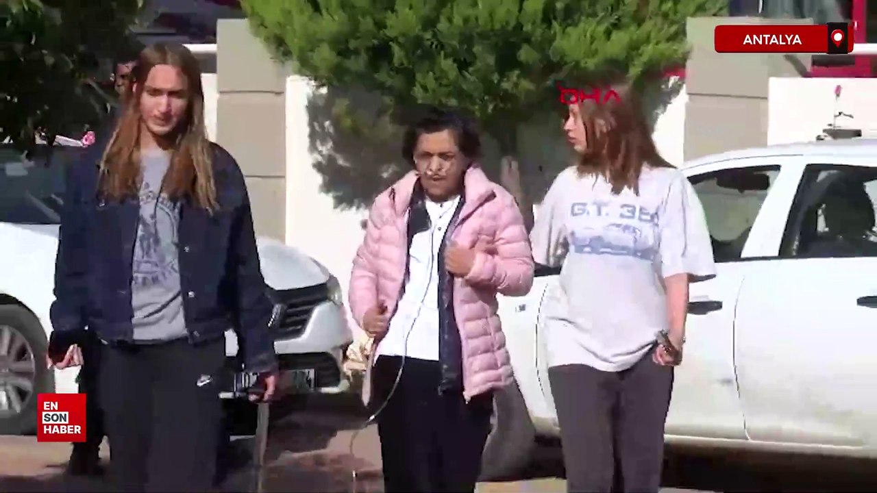 Antalya'da ocakta unuttuğu yağ yangına neden oldu