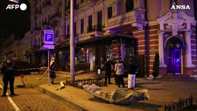 Ucraina, bombardamenti russi su Odessa, Zaporizhzhia e Kharkiv