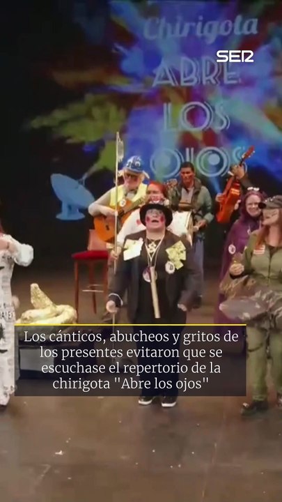 El público del Carnaval de Cádiz impide que se escuche a la chirigota negacionista