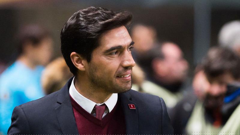 Palmeiras coach hits back at reporters over criticism of Estevao