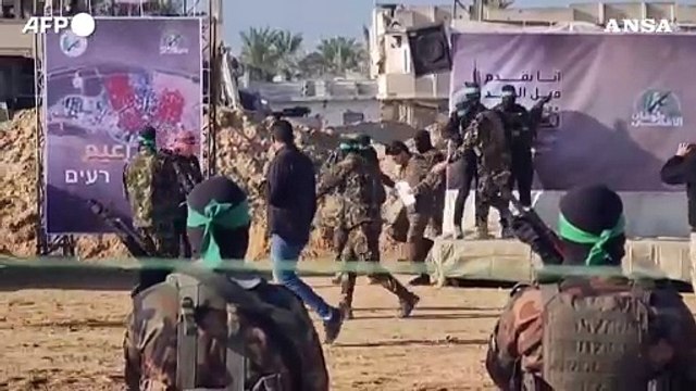 Gaza, Hamas libera gli ostaggi Ofer Kalderon e Yarden Bibas