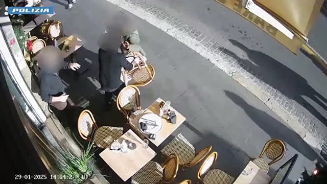 Aggredisce un ragazzo che indossa kippah, arrestato dalla Digos - Video