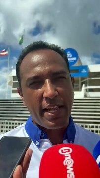 Rodoviários perseguem Bruno Reis em protesto na frente da Prefeitura de Salvador