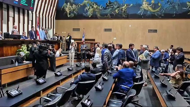 Sob protestos da base, Hilton Coelho pede a impugnação da candidatura de Adolfo Menezes