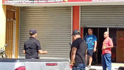 Dos hombres a bordo de una motocicleta atracan compraventa en Moca