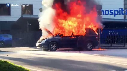 Vehículo incendiado encontrado cerca del Hospital Vithas Universitario de Arturo Soria