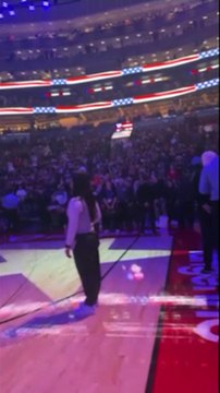 التشويش على النشيد الوطني الأمريكي في كندا بعد فرض ترامب رسوما جمركية على أوتاوا