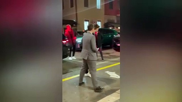 Quanto affetto per Joao Felix! Firma i suoi primi autografi con il Milan