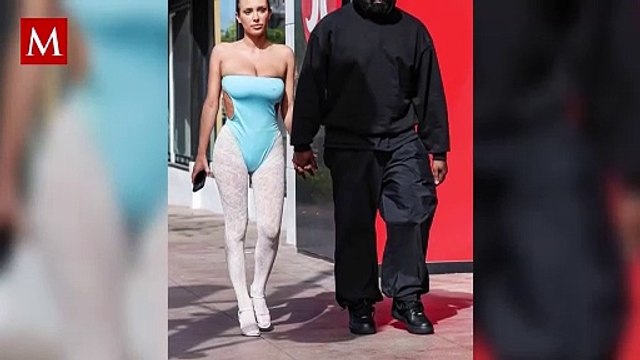 Bianca Censori, esposa de Kanye West causó controversia al llegar a los Grammys desnuda