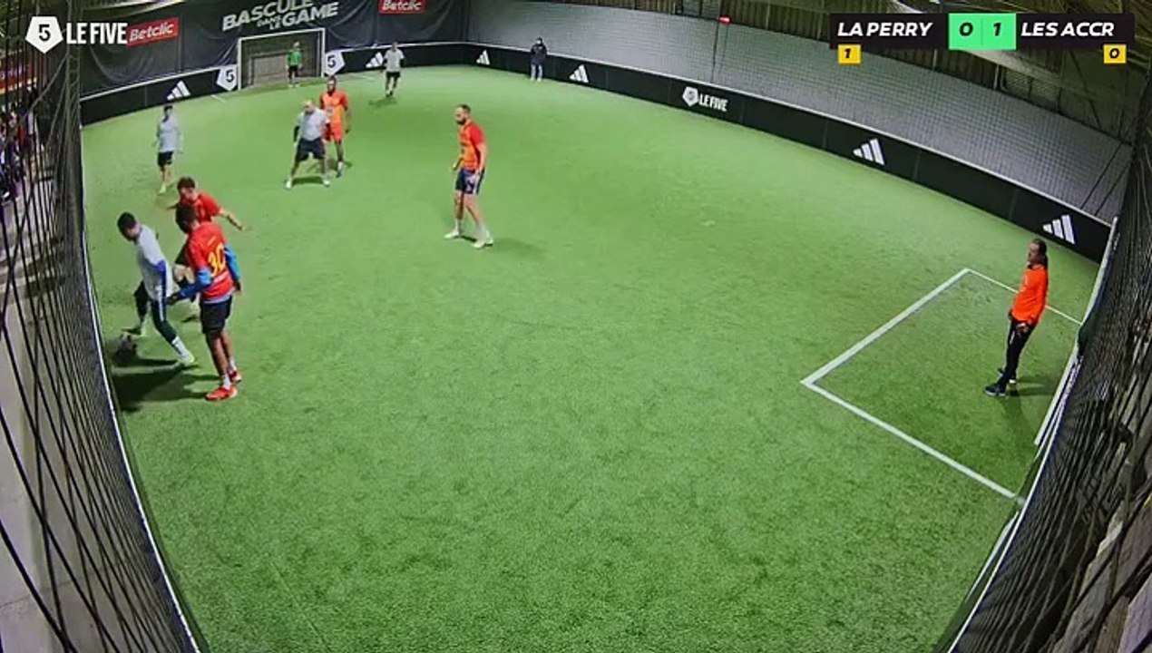 La Perry Teuf - Les Accros 03/02 à 21:13 - Football Terrain 3 (LeFive Pau)