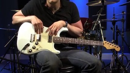 Fender Stratocaster Blacktop (June 2011) [Guitareo]