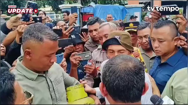 Bahlil Diprotes Warga Saat Tinjau Langsung Distribusi LPG 3 Kg Di Pangkalan LPG