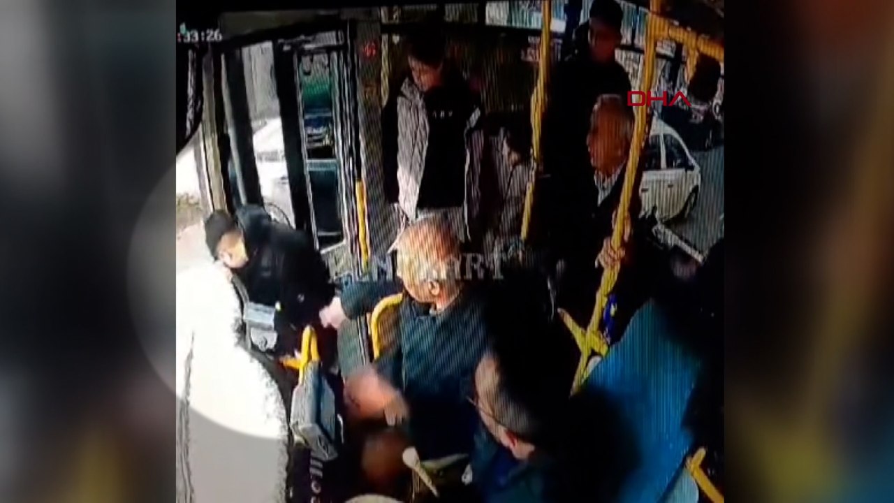 Belediye otobüsünde bayılan çocuk, kapı açılınca asfalta düştü, kafatası kırıldı