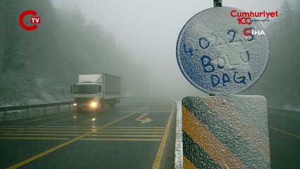 Bolu Dağı’nda kar ve sis etkili oluyor: Görüş mesafesi 35 metreye düştü