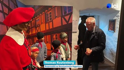 2/5 : costumes des officiels et des enfants