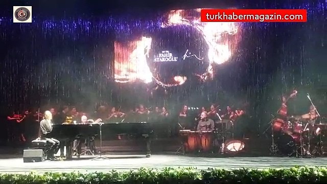 Fahir Atakoğlu, belgeselinin özel gösterimi AKM'de yapıldı