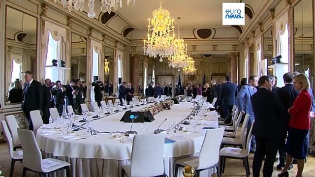 Líderes da UE evitam opções controversas no debate sobre aumento das despesas com a defesa