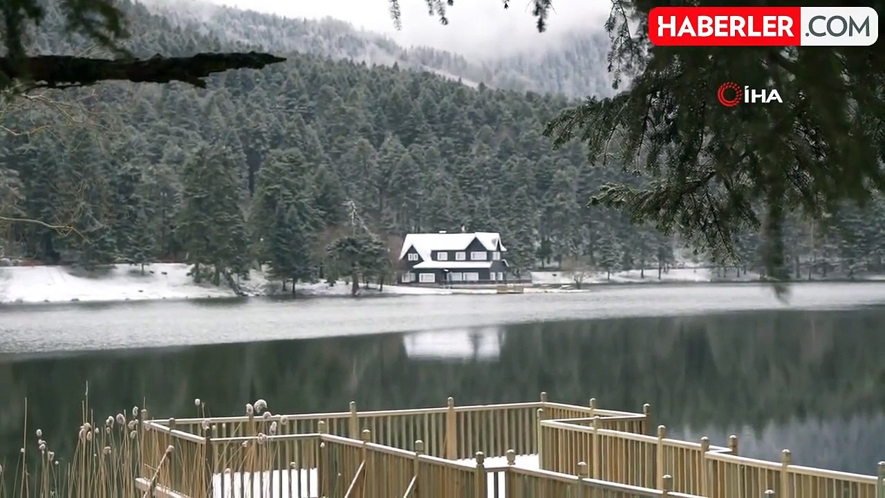 Bolu'nun Gölcük Tabiat Parkı Karla Kaplandı