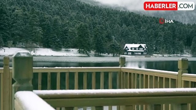 Bolu'nun Gölcük Tabiat Parkı Karla Kaplandı