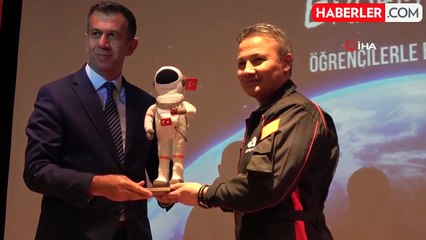 Türkiye'nin ilk astronotu Gezeravcı'dan 'popüler yanlış figürlerin peşinden gitmeyin' uyarısı