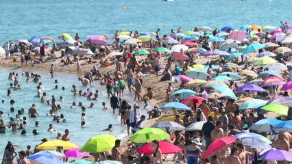 El 47% de los españoles admite exponerse al sol en las horas centrales del día de mayor riesgo