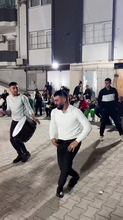 Dabke ve Halayla Harmanlanmış Muhteşem Bir Folklor Gösterisi 🎉🔥