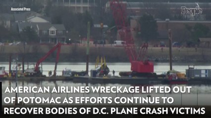 American Airlines Wreckage Lifted Out of Potomac as Efforts Continue to Recover Bodies of D.C. Plane Crash Victims