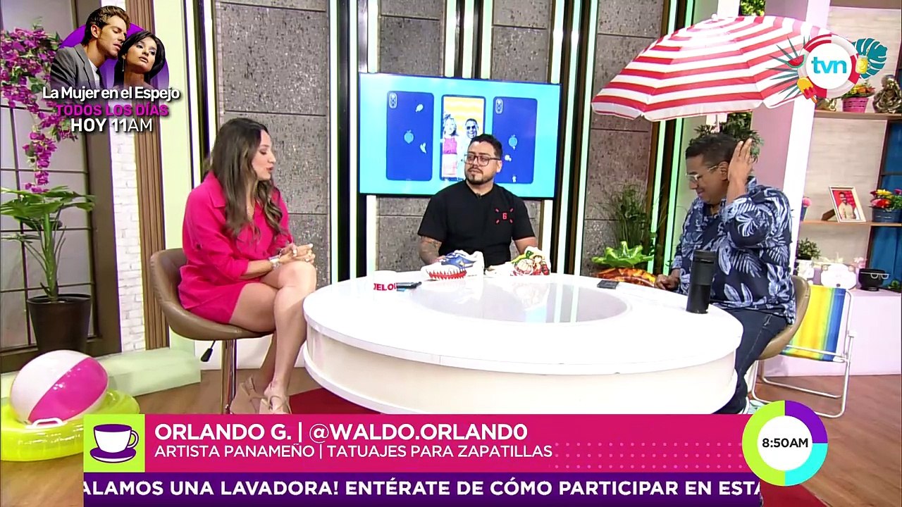 El artista panameño Orlando García diseñó y regaló botines a Messi