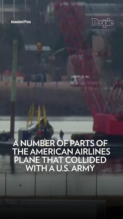 American Airlines Wreckage Lifted Out of Potomac as Efforts Continue to Recover Bodies of D.C. Plane Crash Victims