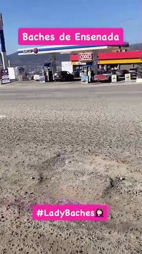 Denuncian graves baches en Ensenada que afectan a residentes y turistas