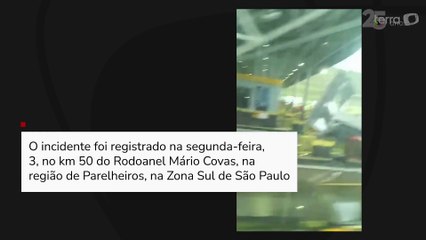 Caminhão desgovernado atinge e destrói parcialmente praça de pedágio em SP