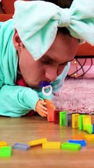 MY MEAN SISTER VS DOMINO TRAIN GADGET 😡 #123go