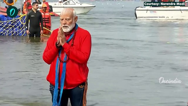 Mahakumbh 2025: PM Modi ने Sangam में लगाई डुबकी | PM Modi Holy Dip Triveni Sangam | वनइंडिया हिंदी
