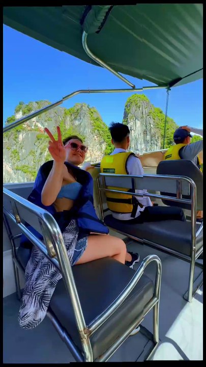 "🚤💨 Speeding through Halong Bay's emerald waters to explore hidden islands! Adventure, beauty, and memories made – now heading back to the cruise. 🌊🏝️