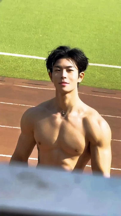 "Loading... ⚡ | #Contrast #AbMuscleBoy #SportsStudent"