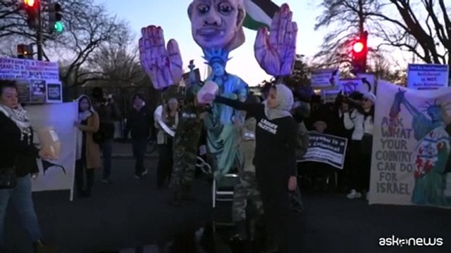 Proteste fuori dalla Casa Bianca durante la visita di Netanyahu