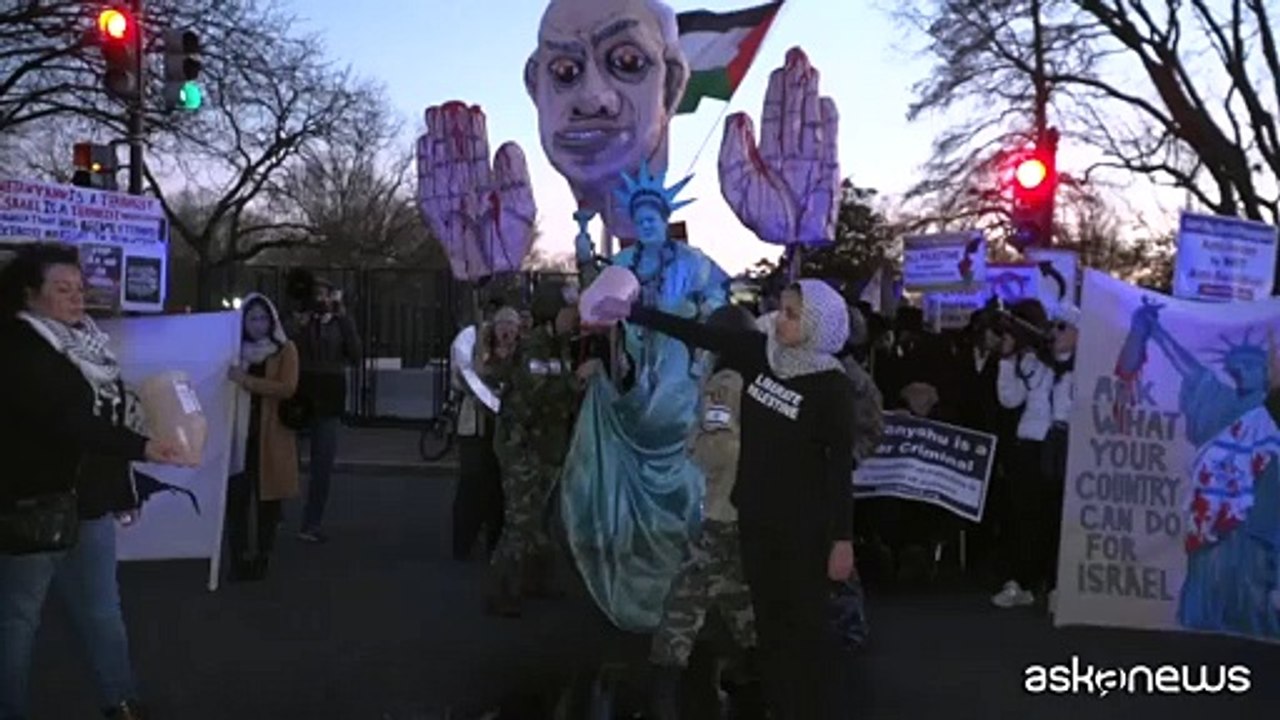 Proteste fuori dalla Casa Bianca durante la visita di Netanyahu