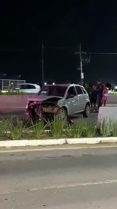 Carro bate em mureta e motorista morre próximo ao Aeroporto Zumbi dos Palmares